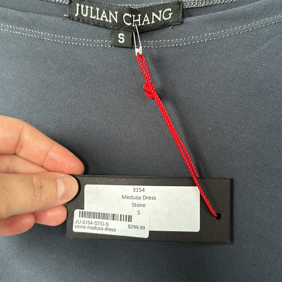 Size small - Picture 2 of 2